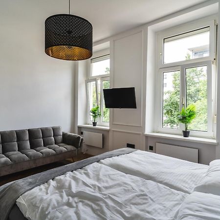 Hl Apartments 马里博尔 外观 照片