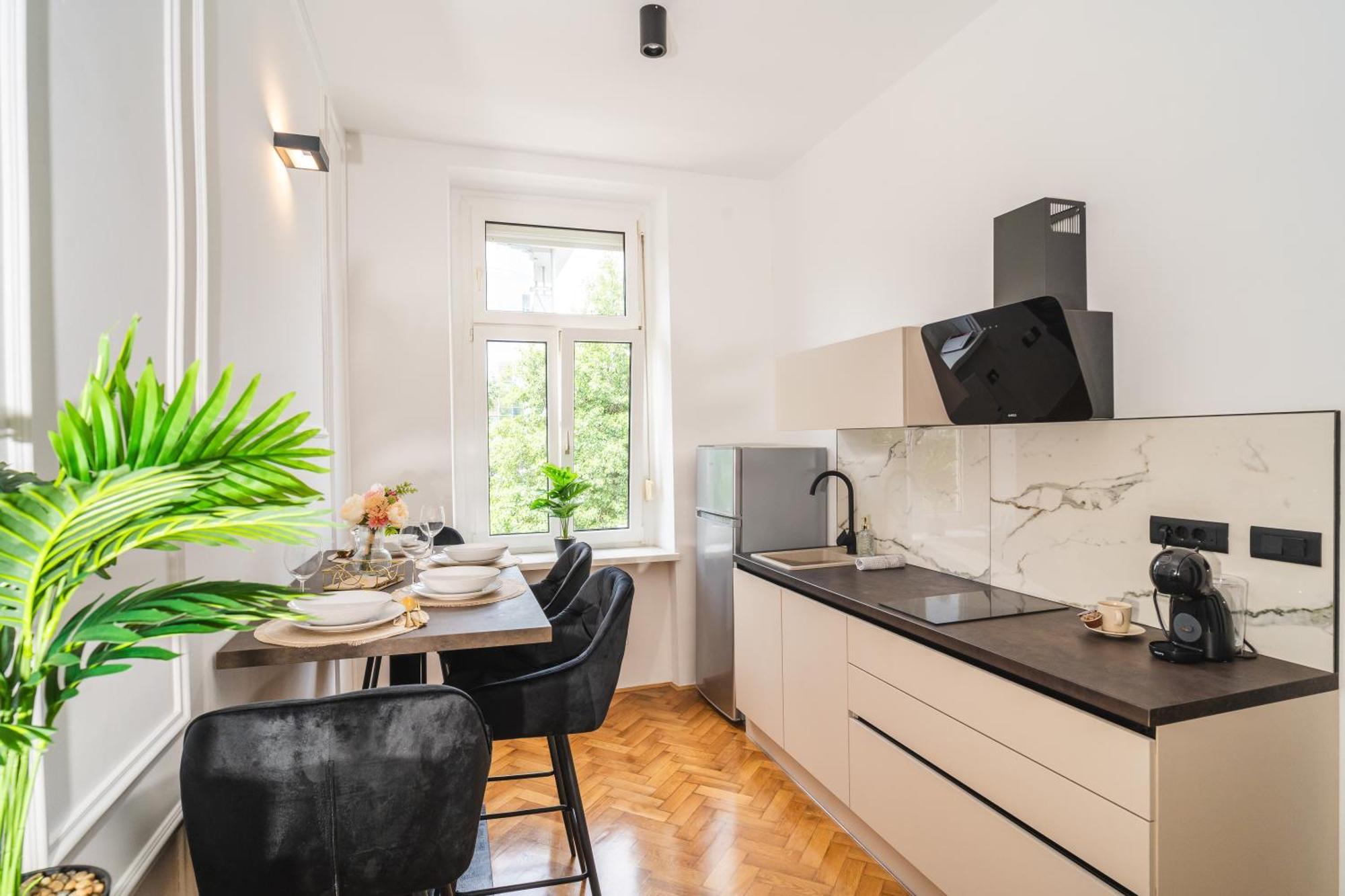 Hl Apartments 马里博尔 外观 照片